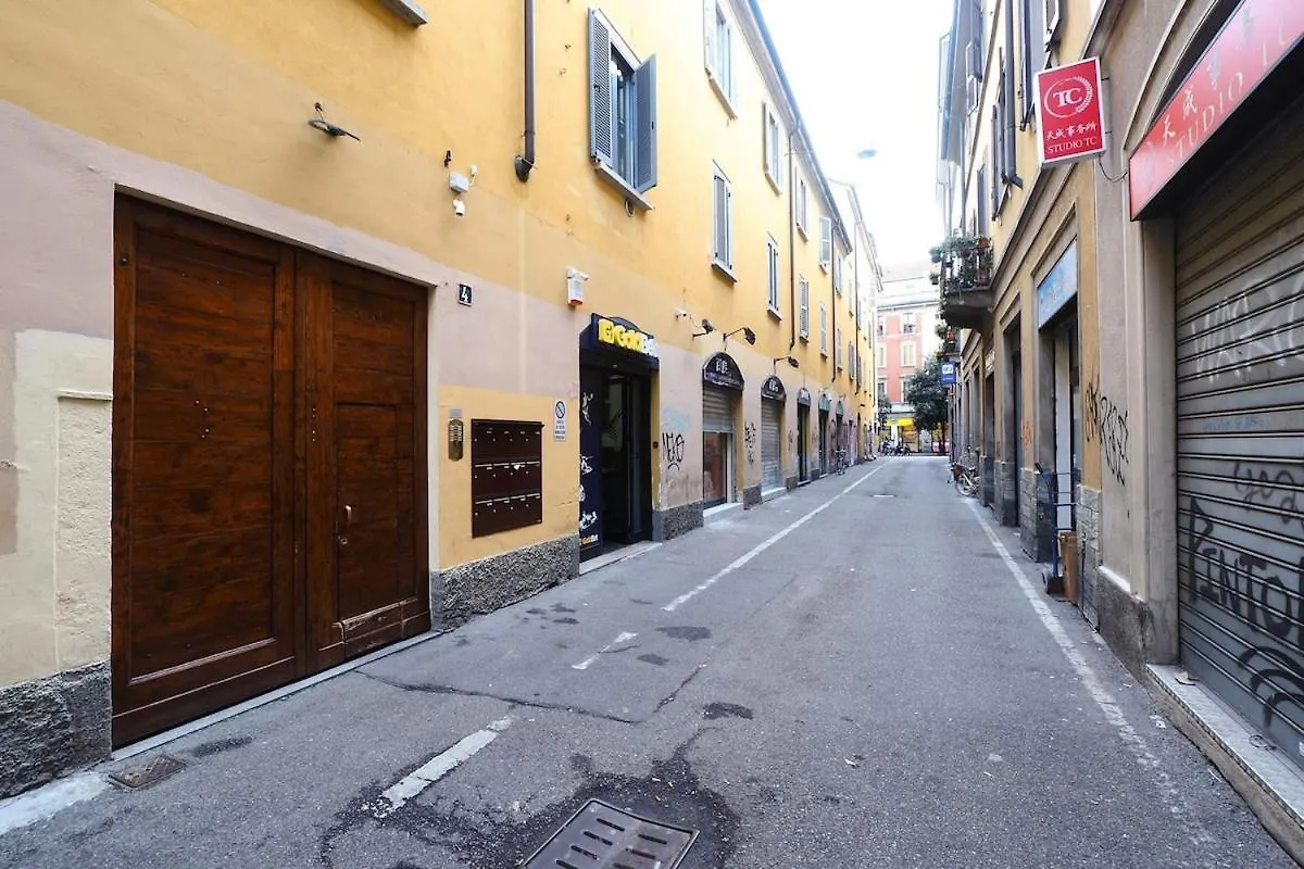 Apartment Charming Studio In The Heart Of China Town Milan Italy