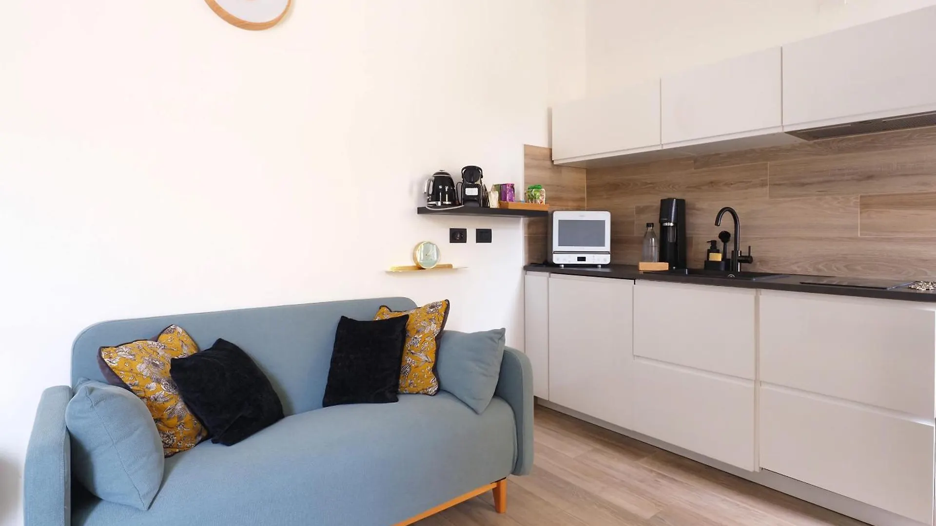 Apartment Charming Studio In The Heart Of China Town Milan Italy