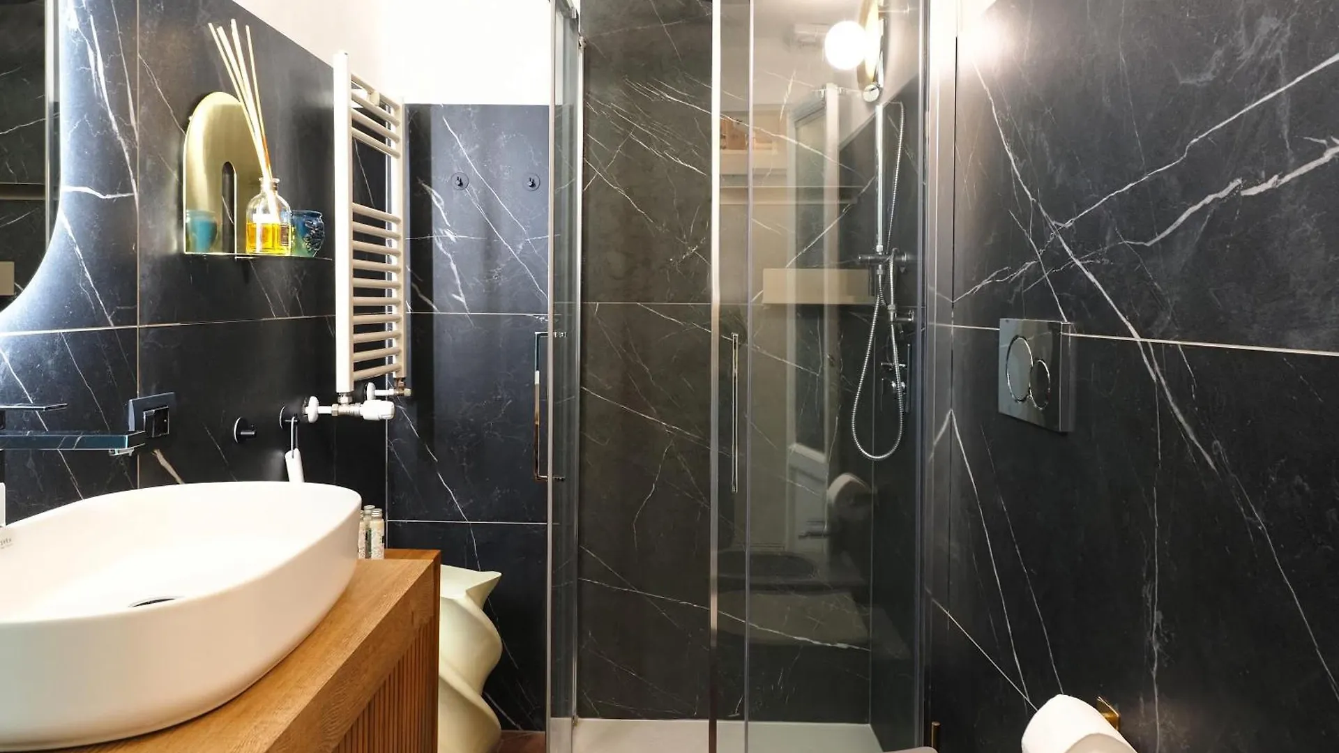 Apartment Charming Studio In The Heart Of China Town Milan Italy
